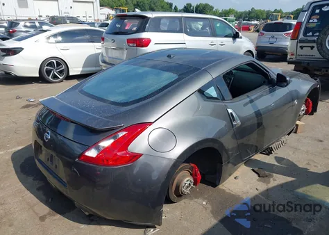 2010 Nissan 370Z Touring z USA, uszkodzony, nr VIN JN1AZ4EH9AM502292